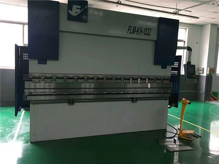液壓數(shù)顯折彎機廠家